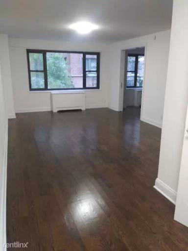 Main picture of Sutton Town House