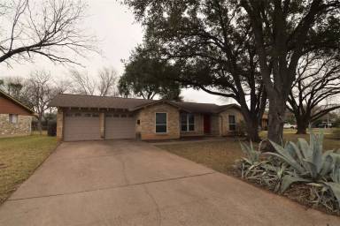 Main picture of 2308 Village Cir
