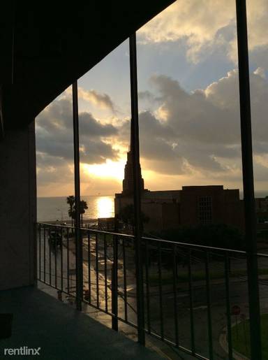 Main picture of 823 S Water St