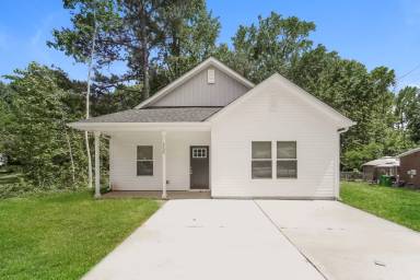 Main picture of 5224 Nevin Rd