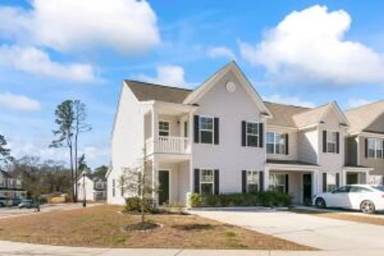 Main picture of 215 Spencer Cir