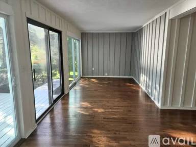 Main picture of 4400 Clifford Rd