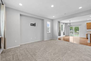 Main picture of 444 Toronto St