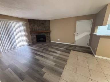 Main picture of 910 S Walden St