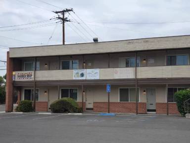 Main picture of 1640 W Mineral King Ave