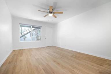 Main picture of 331 E Washington Ave