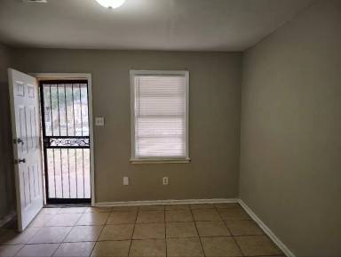 Main picture of 489 Belt Line St