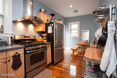 Main picture of 98 Elm St