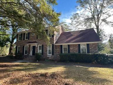 Main picture of 664 N Shore Dr