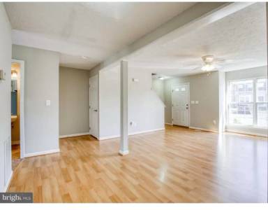 Main picture of 108 Chatham Sq