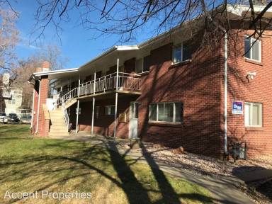 Main picture of 1815 Marine St