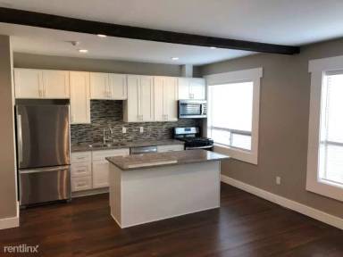 Main picture of 702 4th Ave E