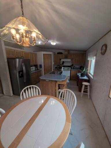 Main picture of 750 Wood St
