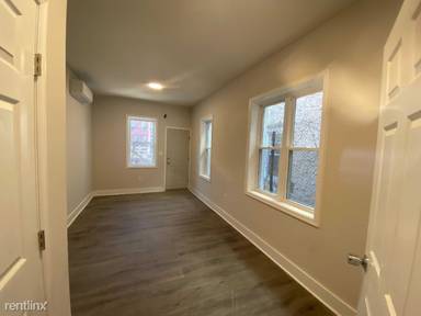 Main picture of 2120 S Daggett St