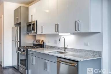 Main picture of 2427 N Milwaukee Ave