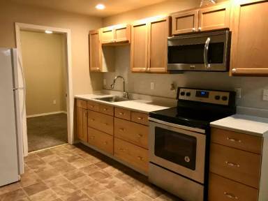 Main picture of 412 1/2 S Lincoln St