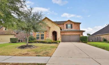Main picture of 9 Fountain Bend Ln
