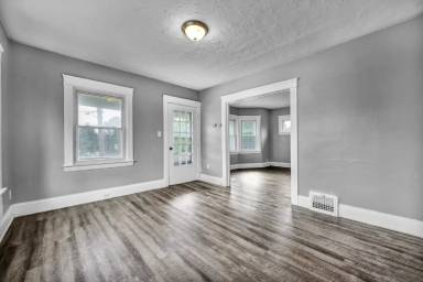 Main picture of 12301 Forest Ave