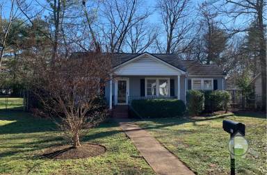 Main picture of 301 W James St