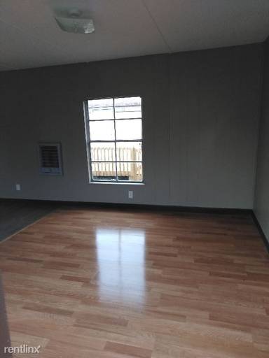 Main picture of 810 Penny Ln