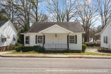 Main picture of 617 W Garrison Blvd