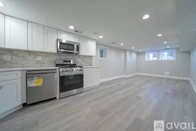 Main picture of 5031 W Maypole Ave