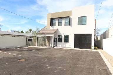 Main picture of 1453 E Fillmore St