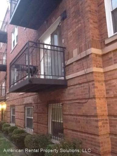 Main picture of 2101 E 67th St