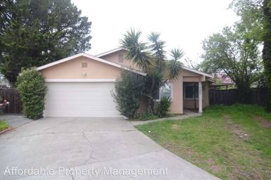 Main picture of 135 Roswell Dr