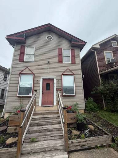 Main picture of 927 Washington Blvd