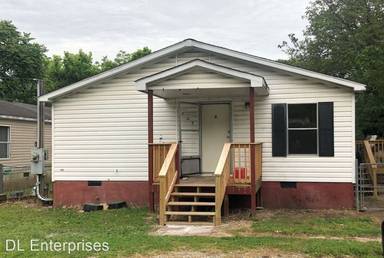 Main picture of 1605 N Chamberlain Ave
