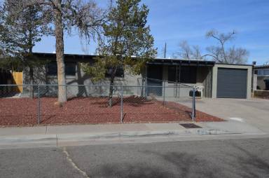 Main picture of 3135 Graceland Dr NE