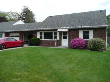 Main picture of 1238 Meadow Dr