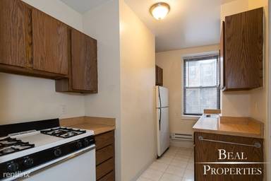 Main picture of 428-438 W Belden Ave