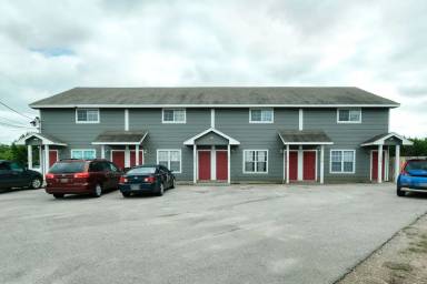 Main picture of 107 Castleberry Ct