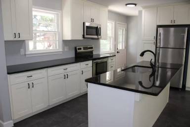 Main picture of 1400 Claflin Cir