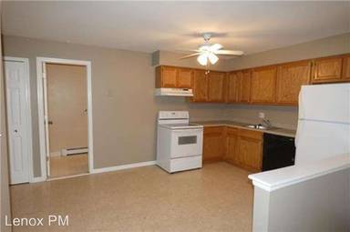 Main picture of 38614 Meadowdale St