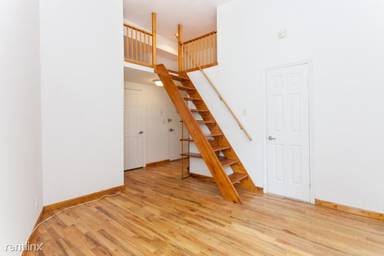 Main picture of 303 W 11th St