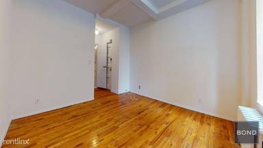 Main picture of 415 E 73rd St