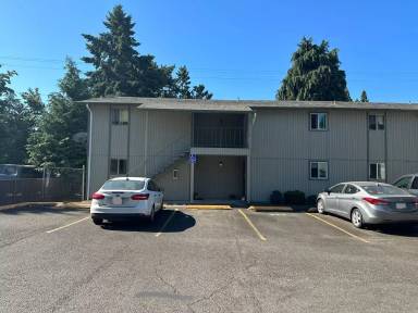 Main picture of 662 Dietz Ave NE