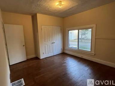 Main picture of 749 Alpine Ave NW