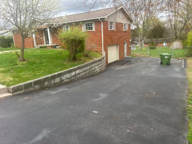 Main picture of 1768 Linda Ln