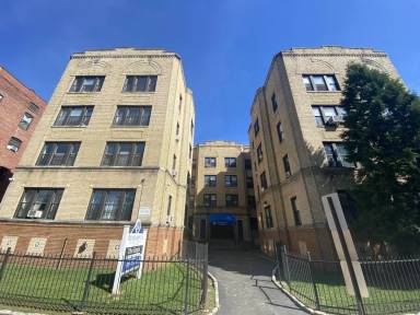 Main picture of 182 N Arlington Ave