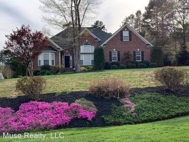 Main picture of 773 Lynnwood Farms Dr