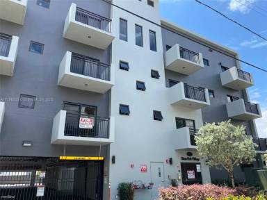 Main picture of 836 SW 2nd St