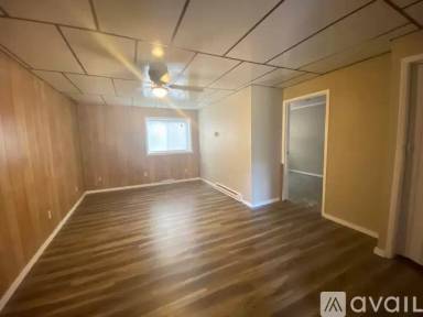 Main picture of 723 Broadway St