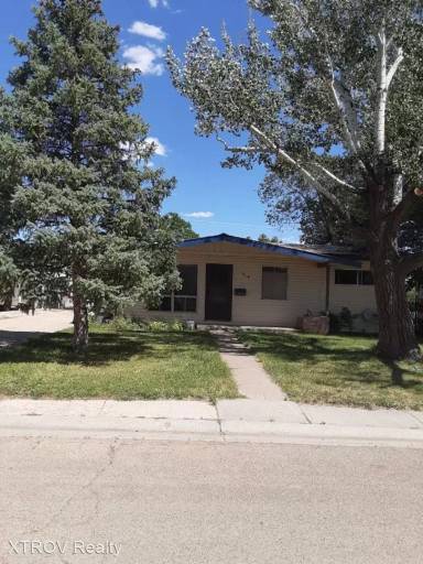 Main picture of 318 S Valley Rd