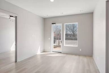 Main picture of 1090 Haysboro Ave