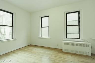 Main picture of 19 E 71st St