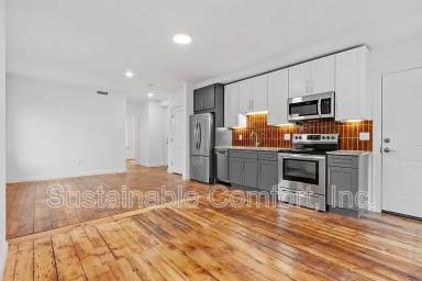 Main picture of 205 Summer St